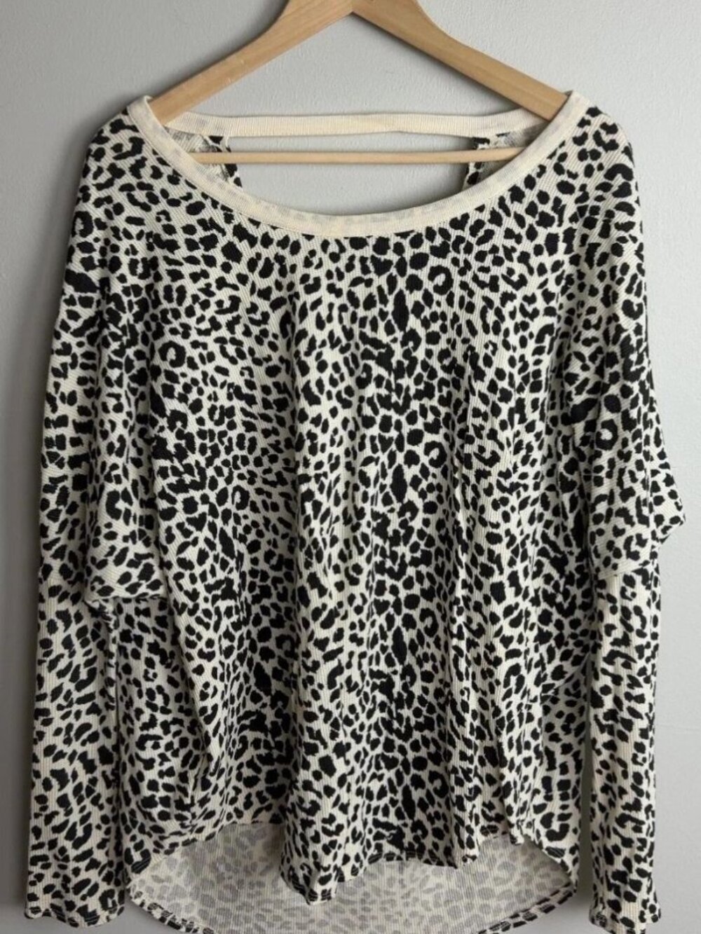 Chaser Leopard Print Long Sleeve Thermal Top Size Large Cotton Women’s